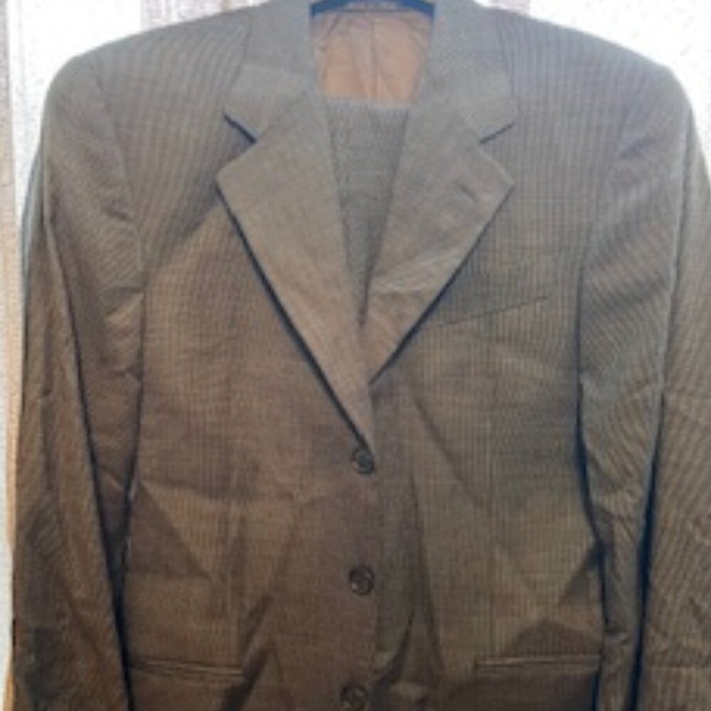 Gianfranco Ferre | 38R Black Pindot Classic Fit Suit | Wool and Silk